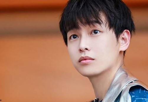 圈内爆料张婧仪恋情,甜蜜恋情引粉丝热议