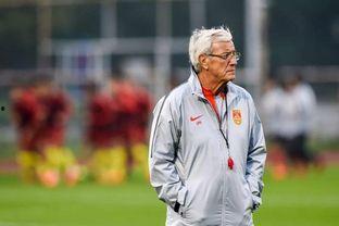 队长最新爆料足球队员,足球队员背后的故事与风采  第2张