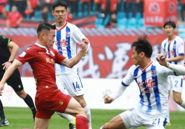 队长最新爆料足球队员,足球队员背后的故事与风采  第3张